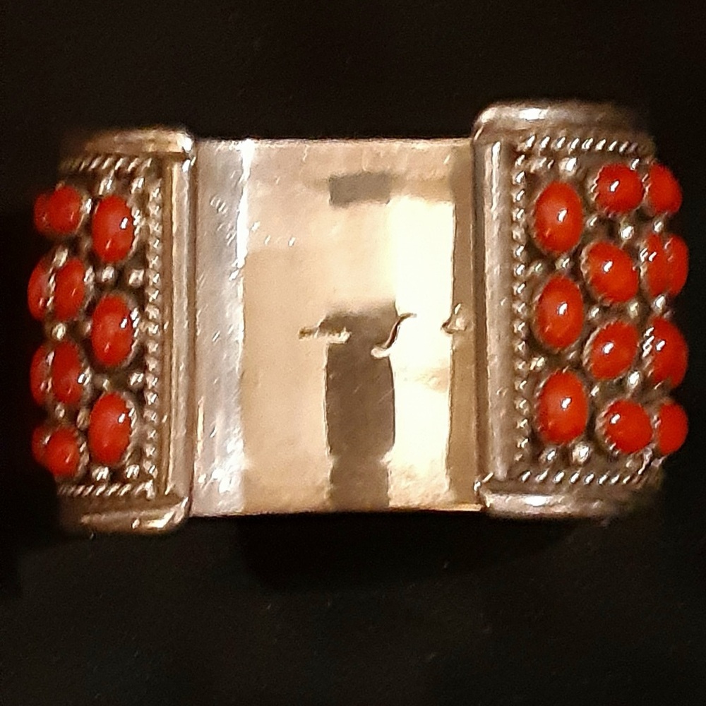 Authentic Navajo Fred Thompson Mediterranean Red Coral Sterling Silver Bracelet - Picture 4 of 4